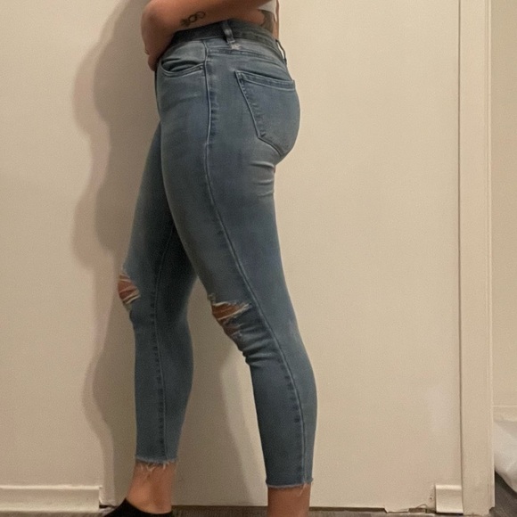 👖 Garage Light Wash Distressed Skinny Jeans – Size 3 👖 - Picture 2 of 8